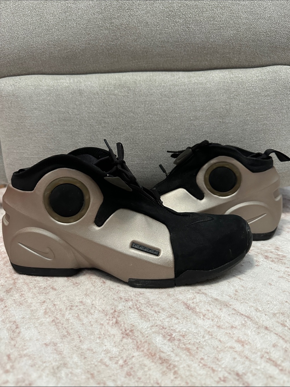 Nike Black & Gold High-Top Basketball Shoes Menโs